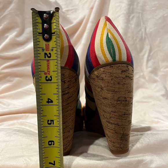 Peep toe wedge multi colored sandals - Picture 7 of 7